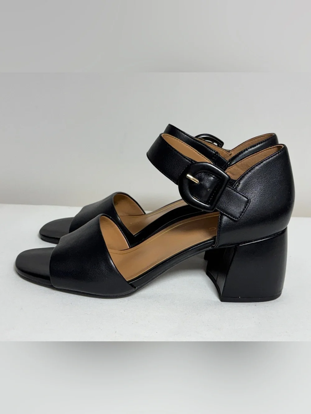Vionic Chardonnay Black Leather Chunky Heeled Sandals